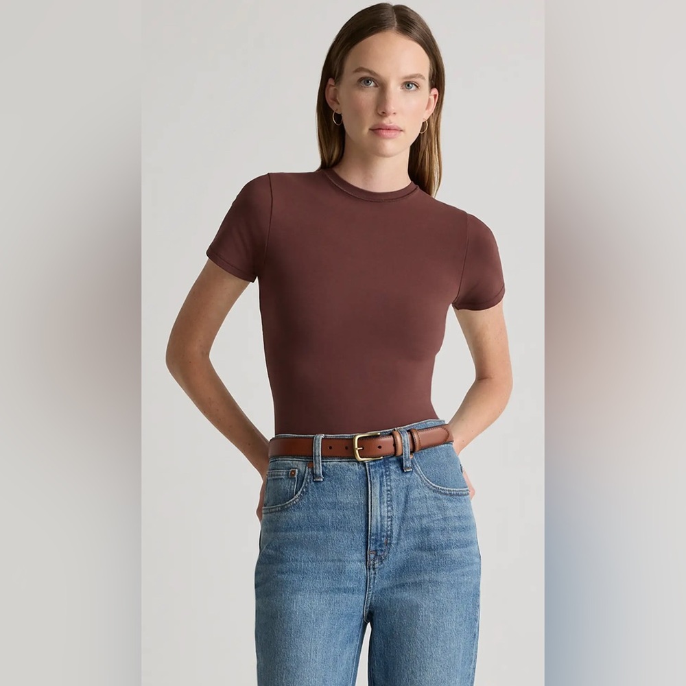 Quince Short Sleeve Crewneck Tee in Deep Brown